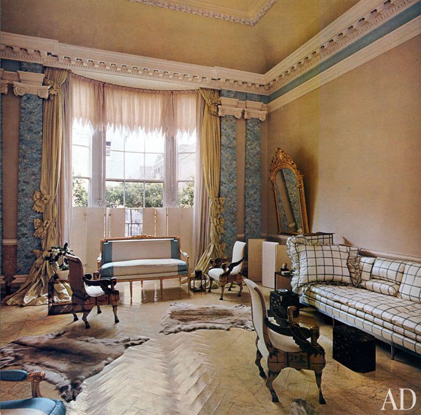 item0.rendition.slideshowVertical.pauline-de-rothschild-london-01